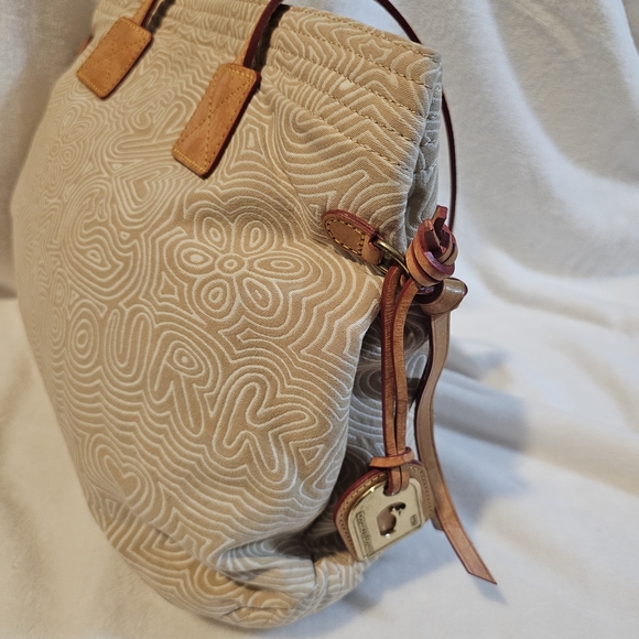 Dooney & Bourke Cream and Tan Tote Bag - Picture 4 of 4